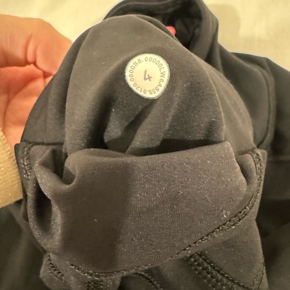 Lululemon capris - Picture 3 of 8